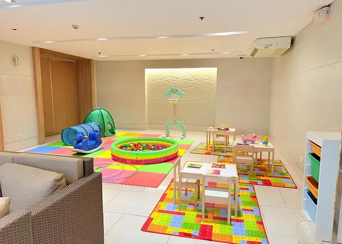 Pinkdoorz Moa Staycation At Shell Residences *